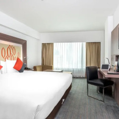 Отель Novotel Bangkok Silom Road 4* Улучшенный номер с различными типами кроватей фото 2