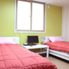 Отель Patio 59 Hongdae Guesthouse 2* Стандартный номер с 2 отдельными кроватями фото 3