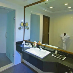 Отель Ramada Corniche 4* Стандартный номер фото 3