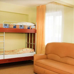 Hotel Millenium Кровать в мужском общем номере с двухъярусными кроватями