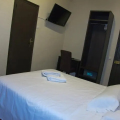 Отель Hostal Paris Стандартный номер фото 7