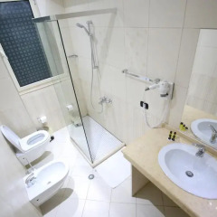 Germany Hotel Дуррес ванная