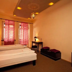 Отель Oriental House 2* Стандартный номер с двуспальной кроватью фото 2