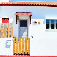 Отель Ericeira Surf House Коттедж разные типы кроватей фото 27