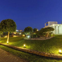 Отель Belvedere Beachfront Villa фото 4