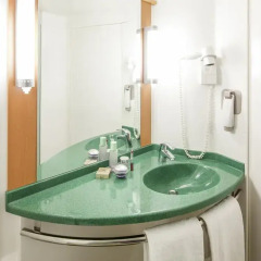 Hotel ibis Madrid Aeropuerto Barajas 2* Стандартный семейный номер с двуспальной кроватью фото 6