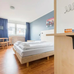 Отель a&o Düsseldorf Hauptbahnhof 2* Стандартный номер с разными типами кроватей фото 2