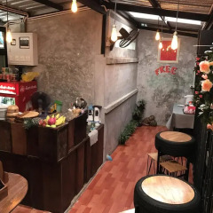 The Alley Hostel & Bistro питание
