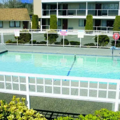 Отель Grouse Inn Канада, Аптаун - отзывы, цены и фото номеров - забронировать отель Grouse Inn онлайн бассейн фото 2