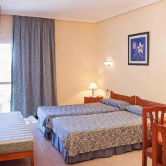 Отель Apartamentos Lux Mar Испания, Ивиса - отзывы, цены и фото номеров - забронировать отель Apartamentos Lux Mar онлайн комната для гостей фото 2
