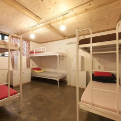 Lazy Fox Hostel Кровать в мужском общем номере с двухъярусной кроватью фото 2