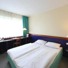 AZIMUT Hotel City South Berlin 3* Стандартный номер с двуспальной кроватью фото 3