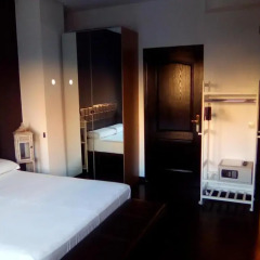 Отель Reina 12 Guest House 3* Стандартный номер с различными типами кроватей фото 12