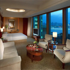 Отель Pudong Shangri-La East Shanghai 5* Номер Deluxe с двуспальной кроватью фото 2