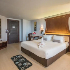 Aiyara Grand Hotel 4* Улучшенный номер с различными типами кроватей фото 4