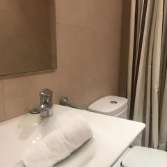 Отель City Center Apartments Barcelona Испания, Барселона - отзывы, цены и фото номеров - забронировать отель City Center Apartments Barcelona онлайн ванная