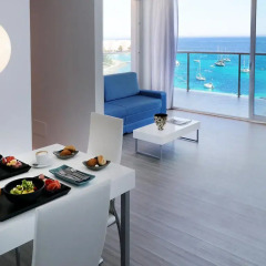 Отель AxelBeach Ibiza Spa & Beach Club - Adults Only комната для гостей