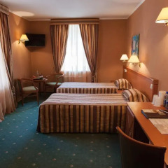 Гостиница Old Estate Hotel and SPA в Пскове 8 отзывов об отеле, цены и фото номеров - забронировать гостиницу Old Estate Hotel and SPA онлайн Псков комната для гостей фото 3