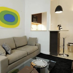 Апартаменты HELZEAR Montorgueil Marais Apartments комната для гостей фото 2