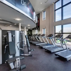 Отель Luxury Two Bedroom Near The Grove США, Лос-Анджелес - отзывы, цены и фото номеров - забронировать отель Luxury Two Bedroom Near The Grove онлайн фитнесс-зал