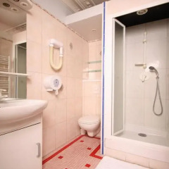 Отель Hôtel Marignan Стандартный номер с различными типами кроватей фото 7
