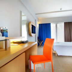 Отель Best Western Kuta Beach 3* Номер Делюкс с различными типами кроватей фото 4