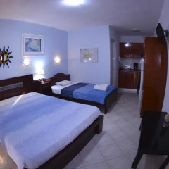 Отель House Stella сейф в номере