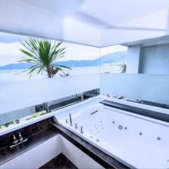 Отель The Bliss South Beach Patong спа
