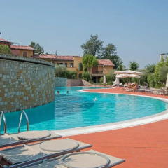 Отель Borgo Del Torchio B1 Манерба-дель-Гарда бассейн фото 3