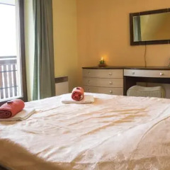 Апартаменты Paris Apartment Visitzakopane Закопане комната для гостей фото 2
