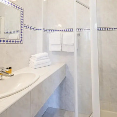 Отель Hôtel Du Centre 2* Стандартный номер с различными типами кроватей фото 13
