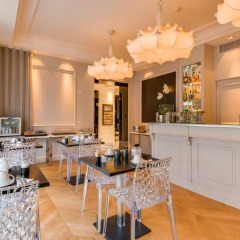 First Hotel Paris - Tour Eiffel питание