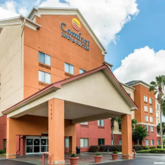 Отель Comfort Inn & Suites near Universal Orlando Resort вид на фасад фото 2