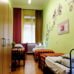 Budapest Budget Hostel Стандартный номер с различными типами кроватей (общая ванная комната) фото 24