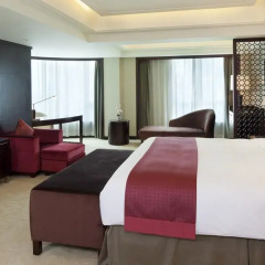 Отель Holiday Inn Guangzhou Shifu 4* Улучшенный номер с разными типами кроватей фото 2