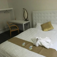 Amelia Hotel 2* Стандартный номер с двуспальной кроватью (общая ванная комната) фото 2
