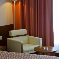 Отель VIP Executive Art's 4* Стандартный номер с разными типами кроватей