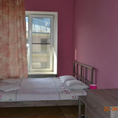 Хостел City 812 Стандартный номер с двуспальной кроватью (общая ванная комната)
