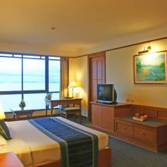 Отель Cholchan Pattaya Beach Resort 4* Улучшенный номер с различными типами кроватей фото 5