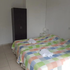 Отель Valentinos Court Апартаменты с 2 отдельными кроватями фото 11