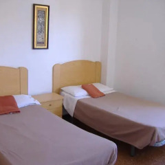 Отель Hostal Casa De Huéspedes San Fernando - Adults Only Стандартный номер с различными типами кроватей фото 11