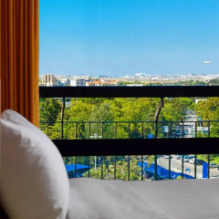 Lisbon Marriott Hotel 4* Стандартный номер с разными типами кроватей