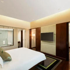 Movenpick Hotel Hanoi 4* Улучшенный номер с различными типами кроватей фото 3
