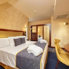 Отель Occidental Praha Wilson 5* Улучшенный номер с двуспальной кроватью фото 5