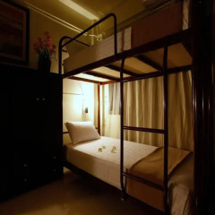 Naturbliss Bangkok Transit Hotel 3* Кровать в общем номере фото 7