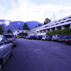 Отель Olden Fjordhotel парковка