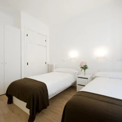 Отель NeoMagna Madrid 2* Улучшенный номер с различными типами кроватей фото 20