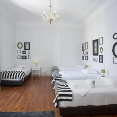 Отель Typical Lisbon Guest House Стандартный номер с различными типами кроватей фото 10