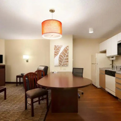 Отель Hawthorn Suites by Wyndham Chicago Schaumburg 3* Люкс с различными типами кроватей фото 6