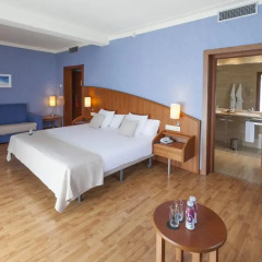 Delfin Hotel 4* Люкс разные типы кроватей фото 3